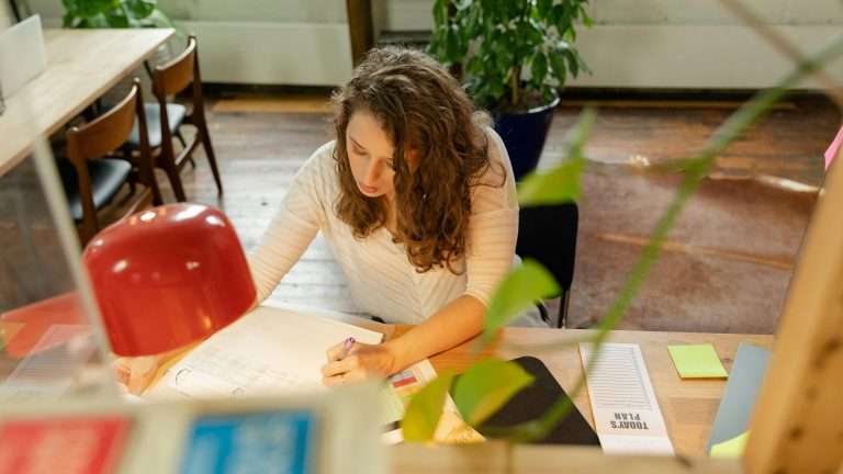 How to Win and Keep High-Value Freelance Clients